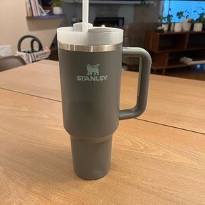 Stanley 40oz Quencher in Stone